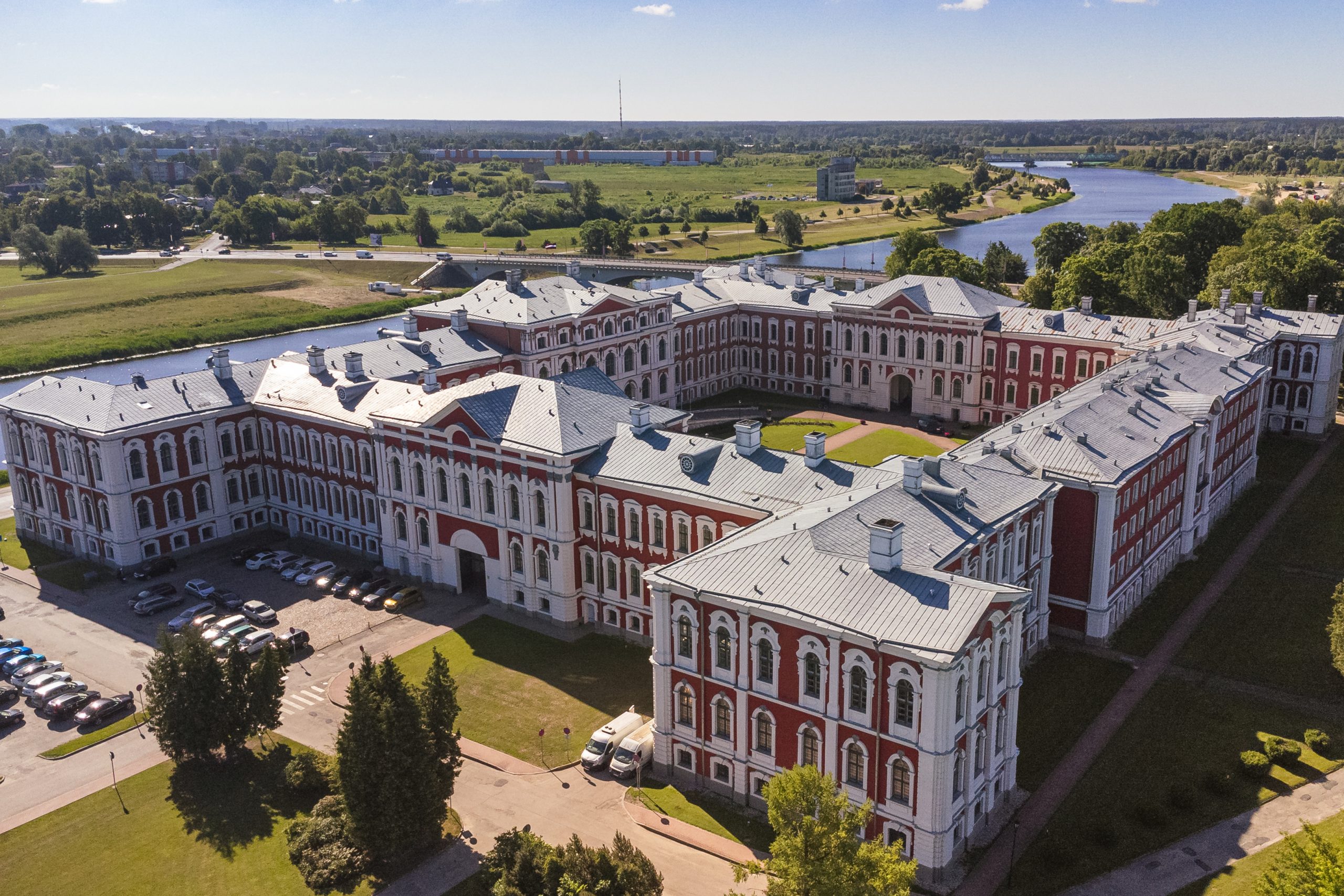 jelgavas-pils-drons-010-240611