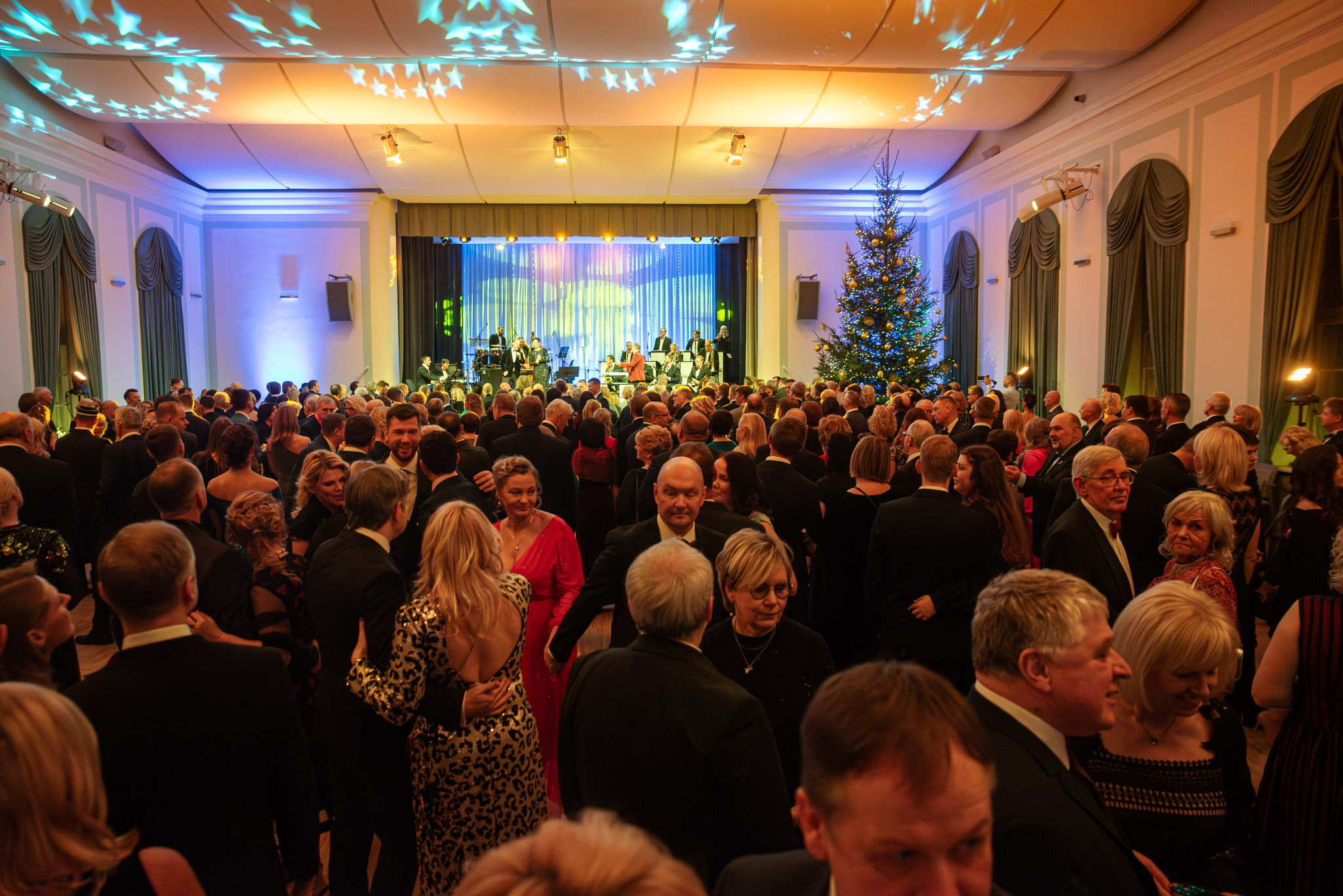 lbtu-ziemassvetku-balle-241214-068