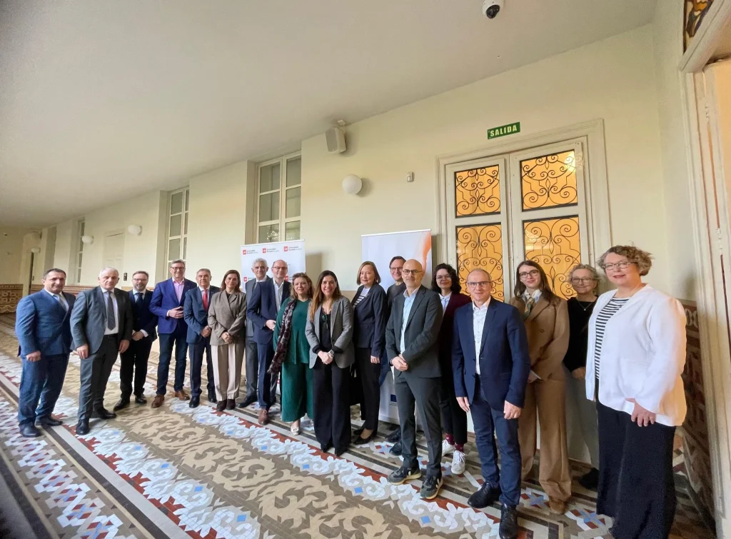This is a family photo of the Strategy Board of the alliance which was taken during the meeting at the Universidad Europea de Valencia. 