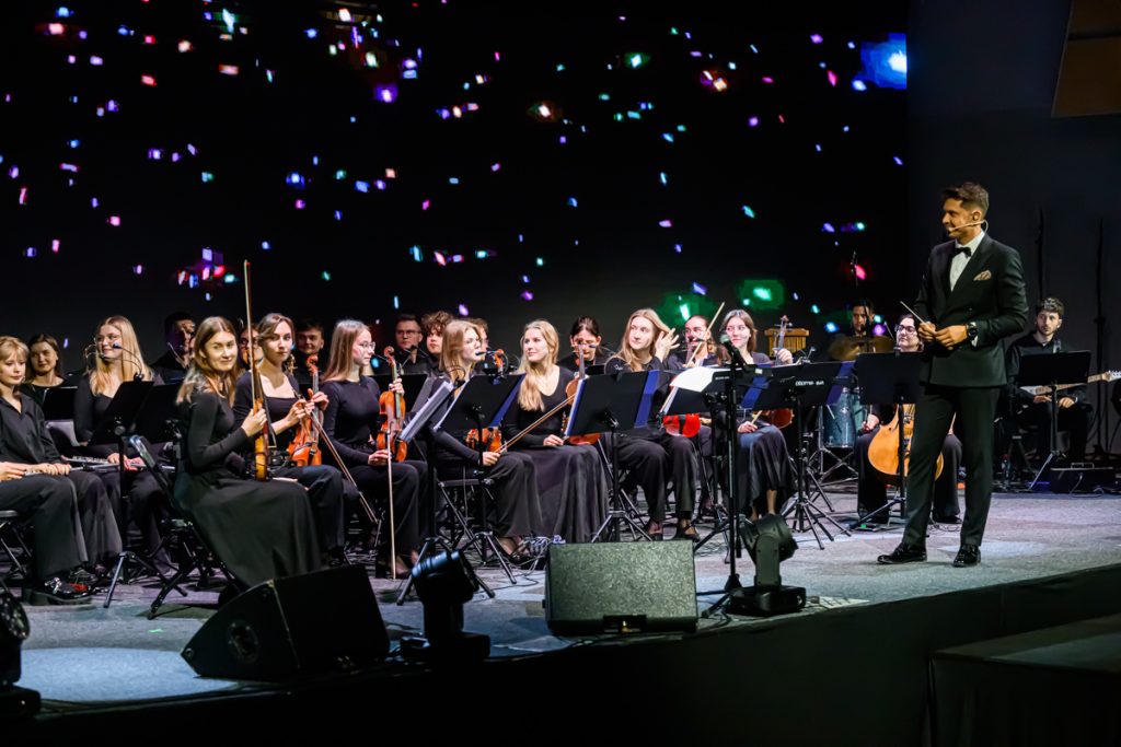 Musicians perform on stage during the artistic part of the ChallengeEU 1st Annual Conference.