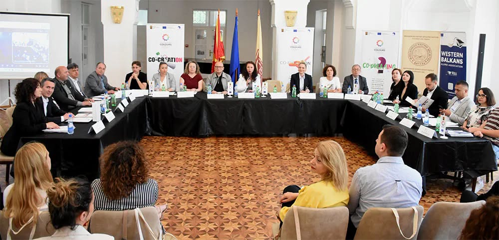 Round table - group photo