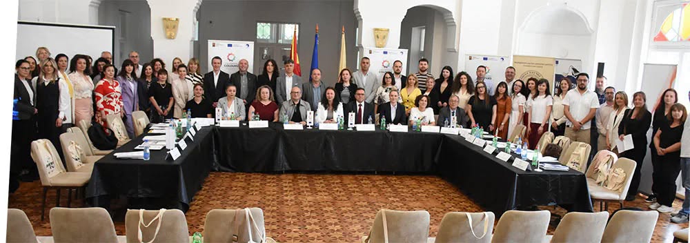 Round table - group photo
