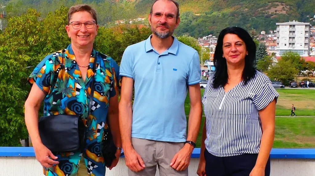 Celebrating the new double-degree option for the Master’s program in Computer Science are (from left): Prof. Dr. Elke Mackensen (HSO), Prof. Dr. Tobias Lauer (HSO), and Prof. Dr. Florije Ismaili (SEEU), pictured on a rooftop terrace at SEEU